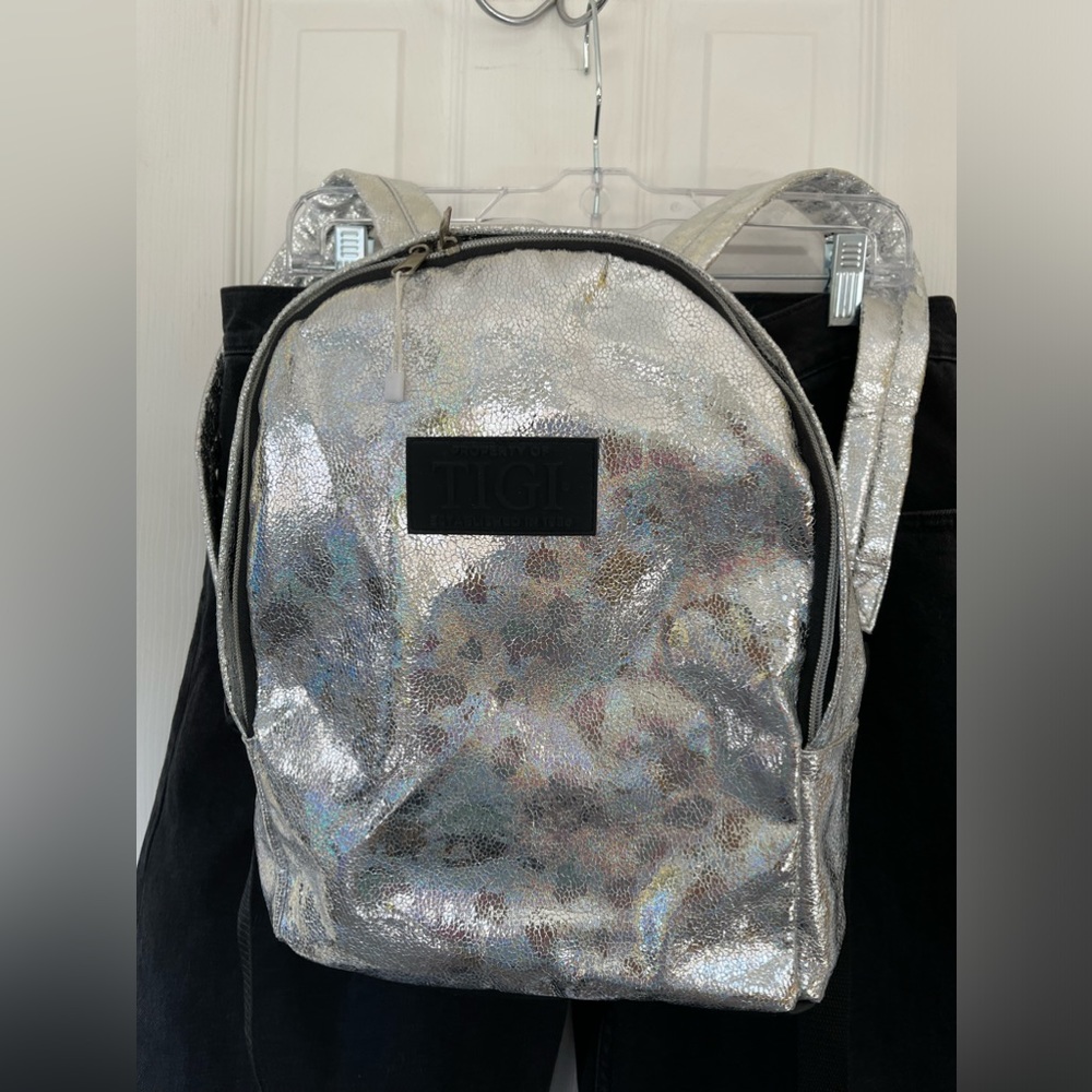 NWOT TIGI Silver Metallic Cheetah Print Backpack